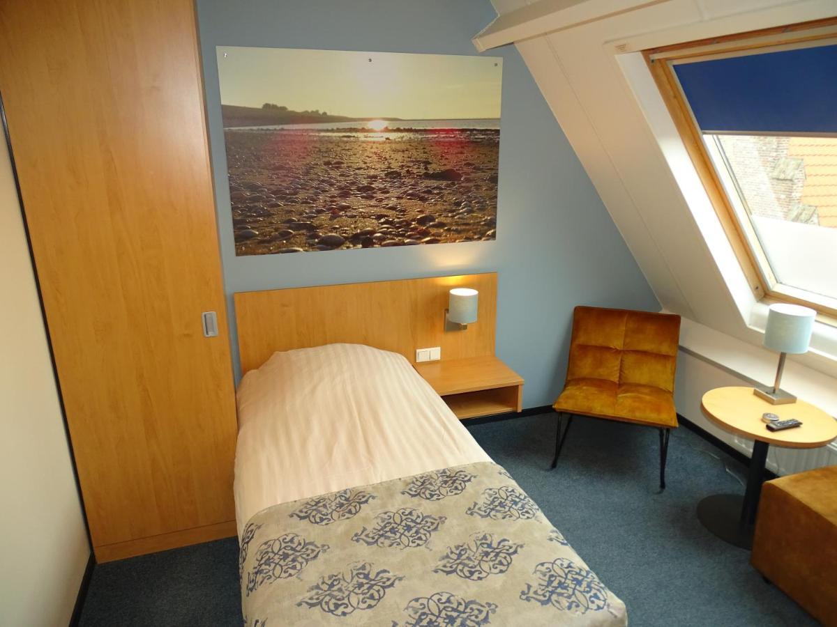 Hotel Cafe Restaurant "De Kroon" Wissenkerke Eksteriør bilde