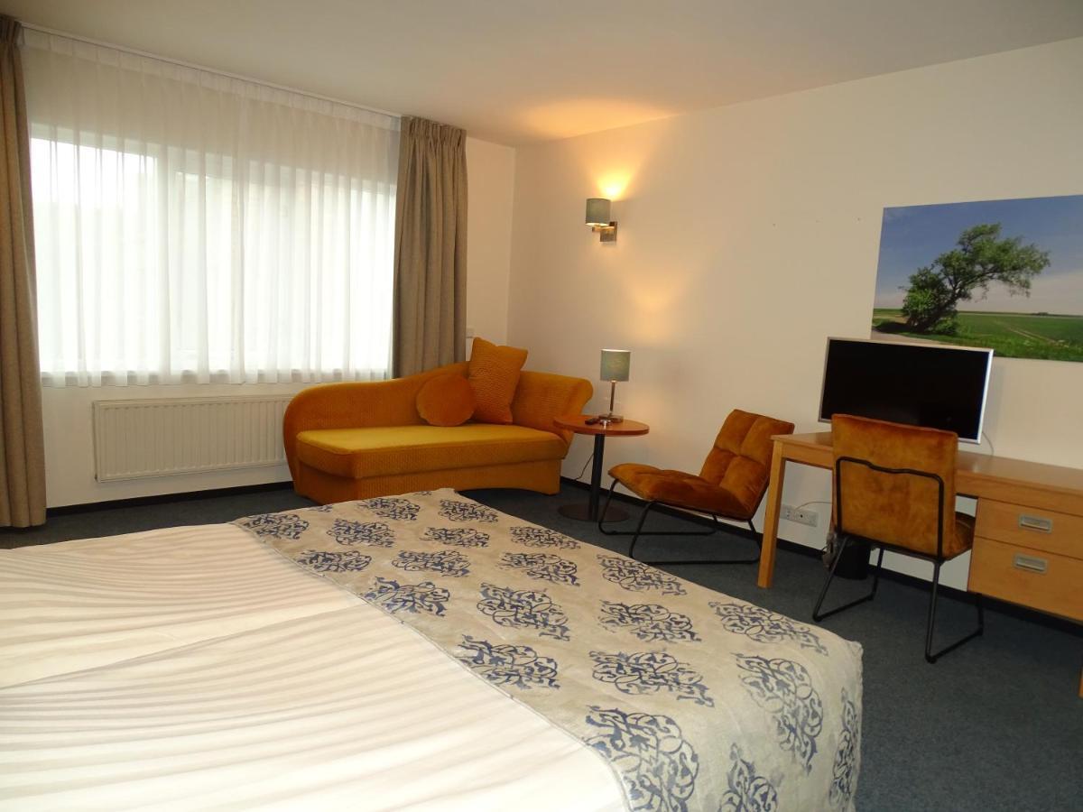 Hotel Cafe Restaurant "De Kroon" Wissenkerke Eksteriør bilde