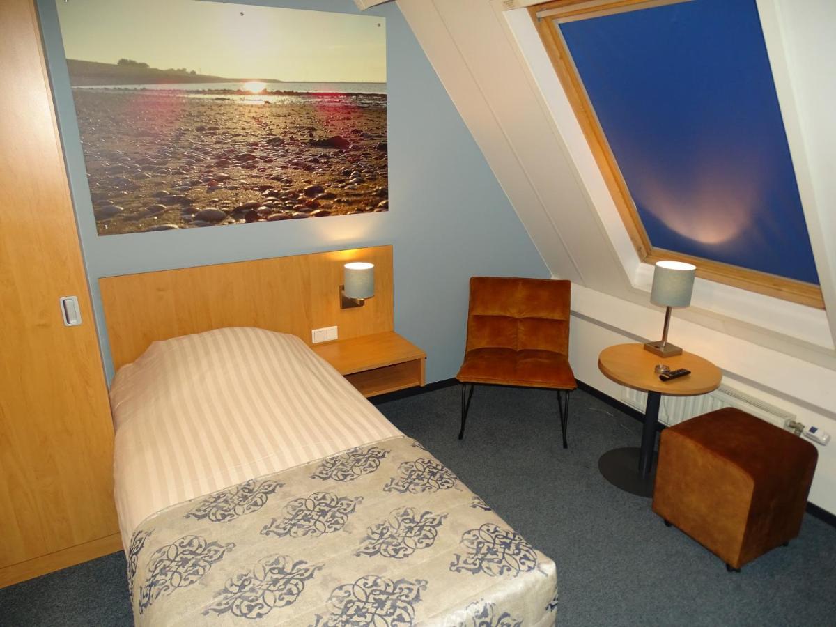 Hotel Cafe Restaurant "De Kroon" Wissenkerke Eksteriør bilde