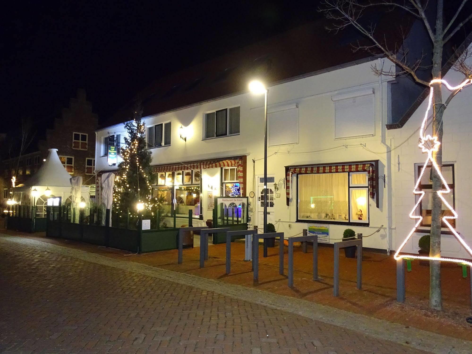 Hotel Cafe Restaurant "De Kroon" Wissenkerke Eksteriør bilde