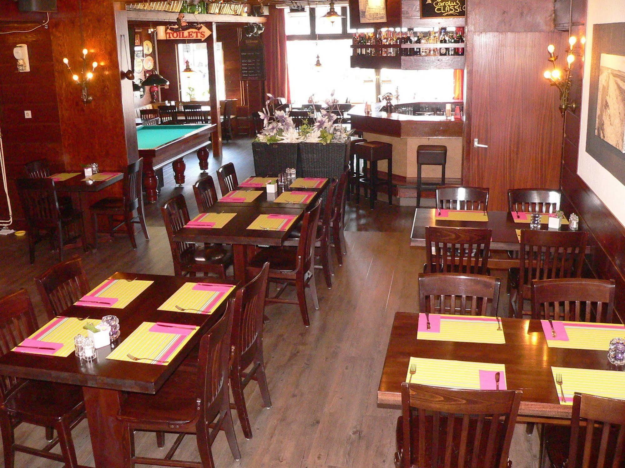 Hotel Cafe Restaurant "De Kroon" Wissenkerke Eksteriør bilde